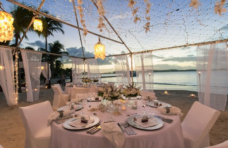 Come organizzare un matrimonio sulla spiaggia all'estero