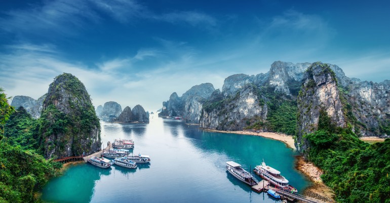 Vietnam: la Baia di Halong, una delle meraviglie del mondo moderno