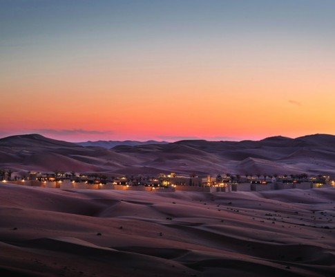 Abu Dhabi tra Deserto e Mare: i Tuoi Viaggi Personalizzati