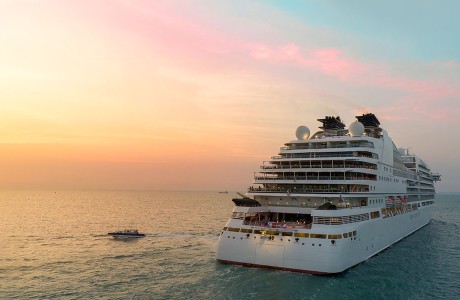Non chiamatele "crociere": il nuovo standard del viaggio lento tra charter privati e rotte inedite